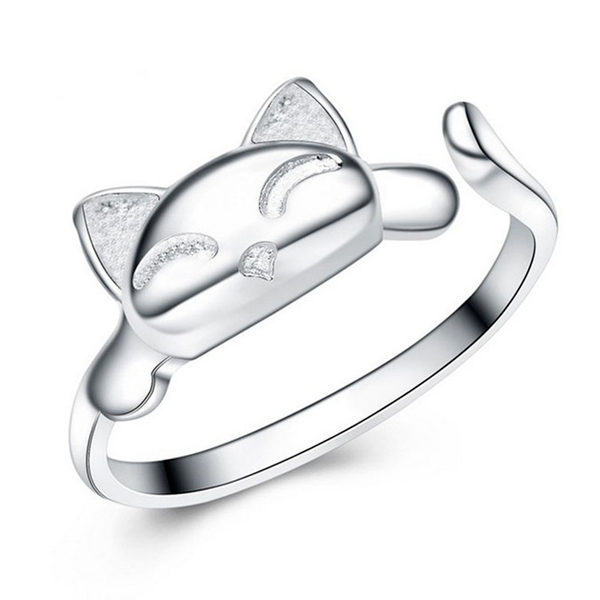 Strieborný prsteň s malou mačkou