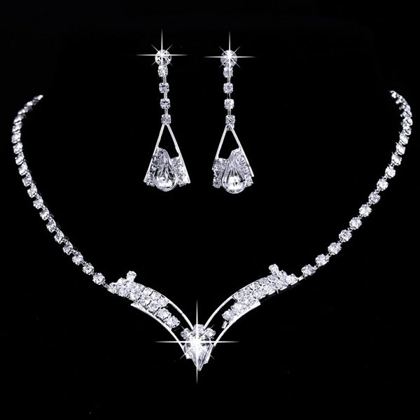 Elegantný set náhrdelník a náušnice s kryštálmi