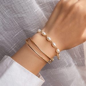 Elegantný set dvoch náramok s perlami